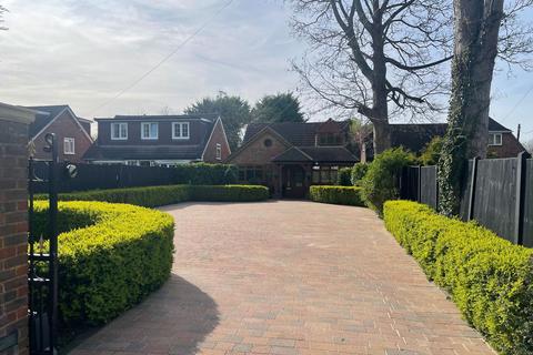 4 bedroom detached house for sale, Hever Avenue, West Kingsdown, Sevenoaks, TN15 6DU