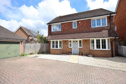 4 bedroom detached house for sale, Sycamore Drive, Burgess Hill, RH15