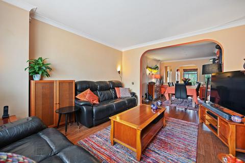17 Fairfield Way, Epsom, KT19 0EF