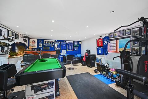 17 Fairfield Way, Epsom, KT19 0EF