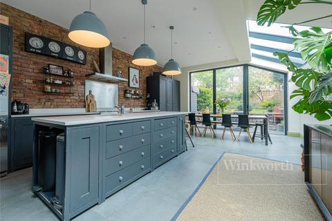 60 Bathurst Gardens, London, NW10 5HY