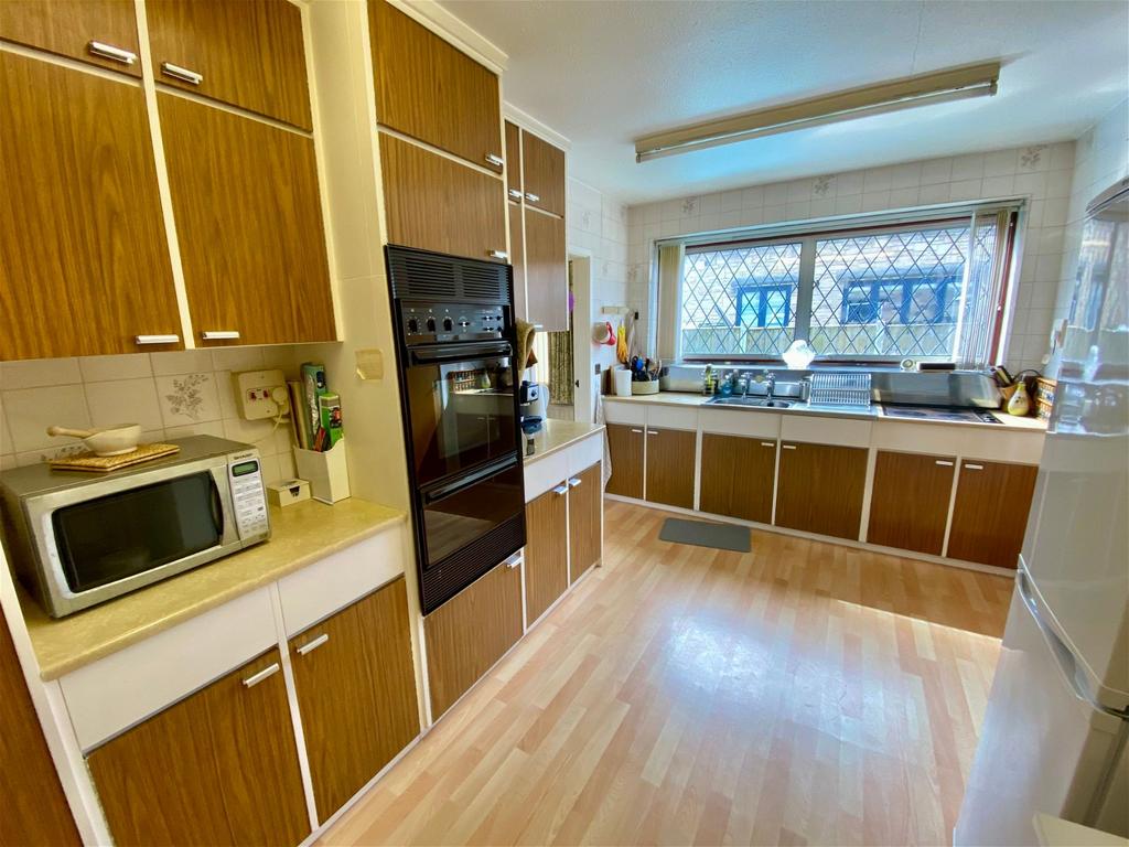 Wetherby, Templar Gardens, LS22 3 bed detached bungalow for sale £425,000