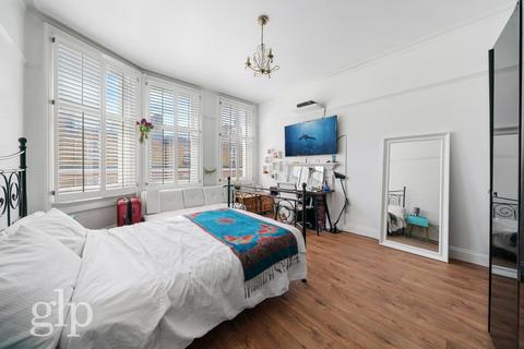3 bedroom apartment for sale, London, Greater London, WC1E