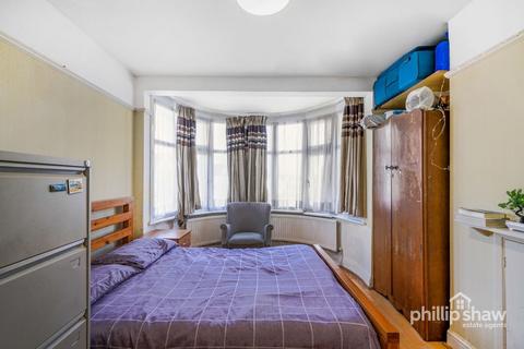 1 Alicia Close, Harrow, HA3 8HP