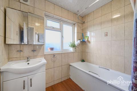 1 Alicia Close, Harrow, HA3 8HP