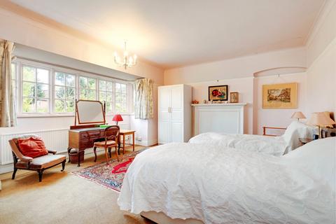 9 Ranulf Road, London, NW2 2BT
