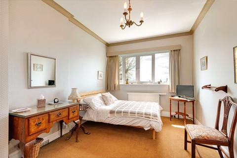 9 Ranulf Road, London, NW2 2BT