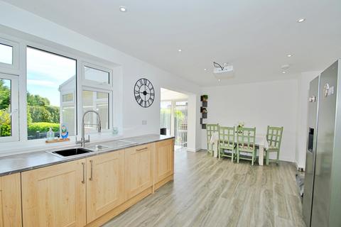 4 bedroom detached house for sale, Sutherland Avenue, Broadstone BH18