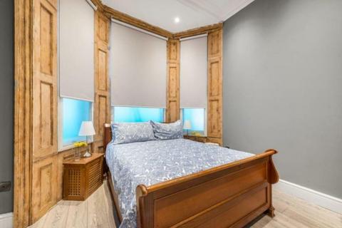 2 bedroom apartment to rent, Elsham Road London W14