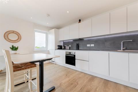 2 bedroom apartment for sale, Meridian Way, Southampton SO14