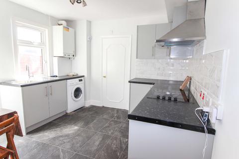 2 bedroom flat to rent, Pinner Road, Harrow, HA1