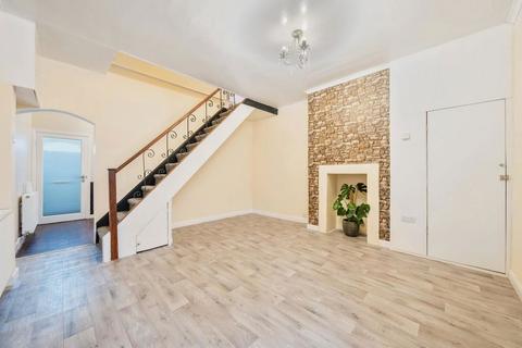 2 bedroom terraced house for sale, French Street, Sunbury-On-Thames, TW16 5JL