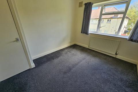 2 bedroom flat to rent, Sandringham Way, Leeds