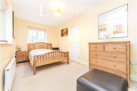 4 bedroom semi-detached house for sale, Apprentice Drive, Colchester, Essex