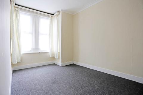 2 bedroom flat to rent, Norman Road, East Ham, E6