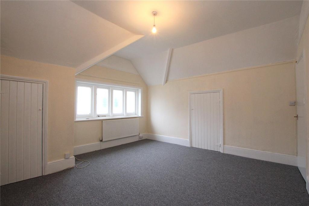 Rowlands Road, Worthing, West Sussex... 2 bed flat to rent £1,100 pcm