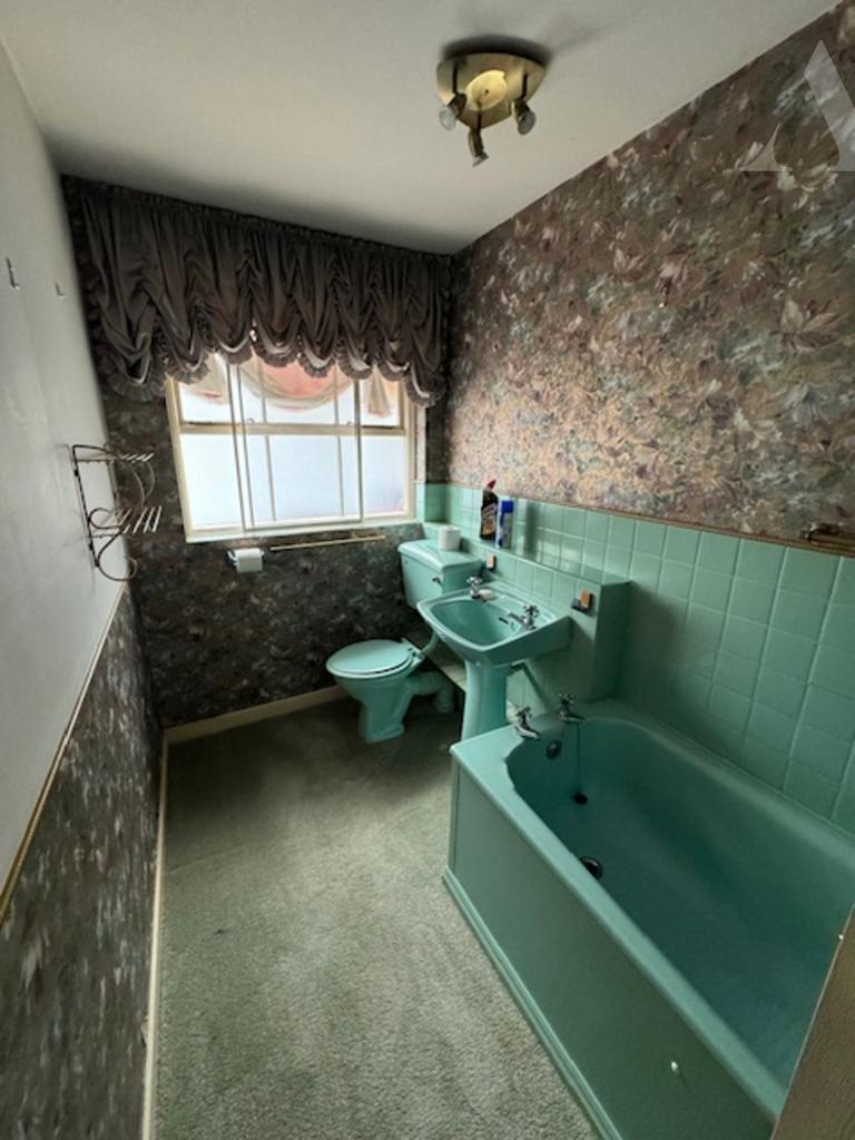 27 high street bathroom