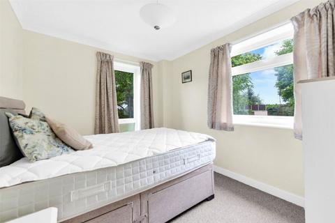 35 Kempton Close, Erith, DA8 3SR