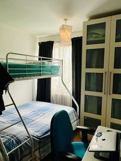 2 bedroom flat to rent, Churchill Gardens, PIMLICO SW1V