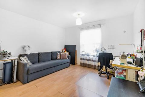 1 bedroom flat for sale, Bayes Close, Sydenham