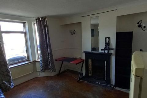 4 bedroom terraced house for sale, Crown Street, Egham, Surrey, TW20 9BZ