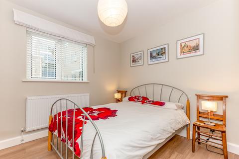 3 bedroom flat to rent, 13 Gosford Hill Court, Bicester Road, Kidlington, Oxfordshire
