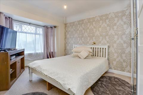 3 bedroom semi-detached house for sale, Studland Road, London, W7