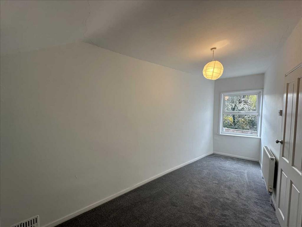 Bedroom 4: