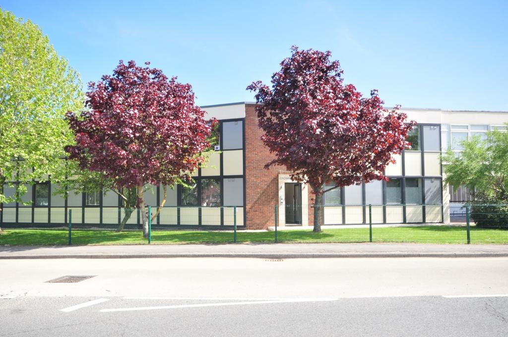 Crownage Way, Billericay, CM12 1 bed apartment to rent £975 pcm (£225 pw)