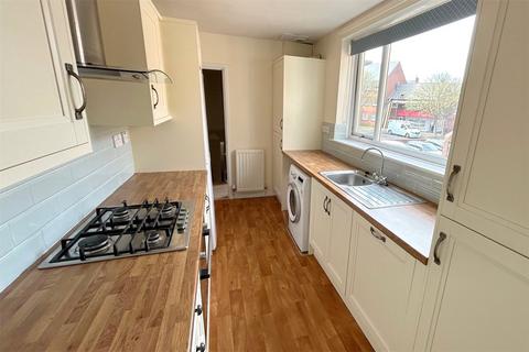 3 bedroom terraced house to rent, Eskdale Terrace, Cullercoats, North Shields, NE30