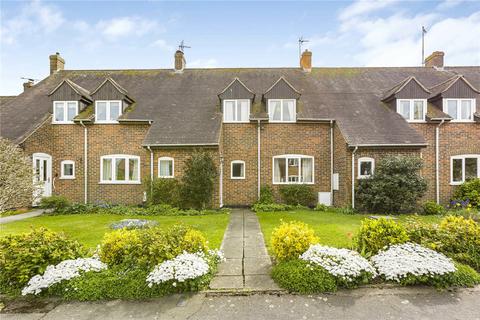 3 bedroom terraced house for sale, Wainwrights, Aylesbury HP18