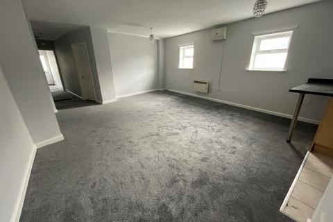2 bedroom flat to rent, London Road, Gravesend DA11