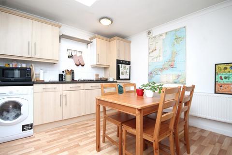 2 bedroom flat to rent, Fairmead Road, Holloway, N19