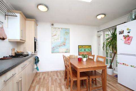 2 bedroom flat to rent, Fairmead Road, Holloway, N19