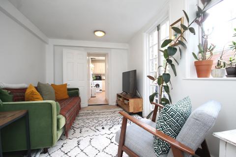 2 bedroom flat to rent, Fairmead Road, Holloway, N19