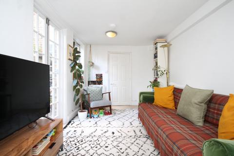 2 bedroom flat to rent, Fairmead Road, Holloway, N19