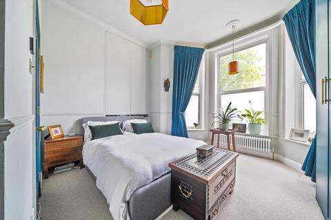 3 bedroom flat for sale, Idmiston Road, West Dulwich