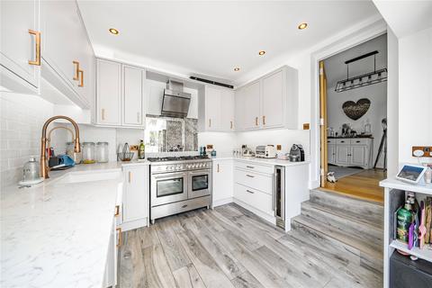 102 Edgell Road, Staines-upon-thames, TW18 2EL