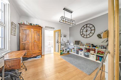 102 Edgell Road, Staines-upon-thames, TW18 2EL