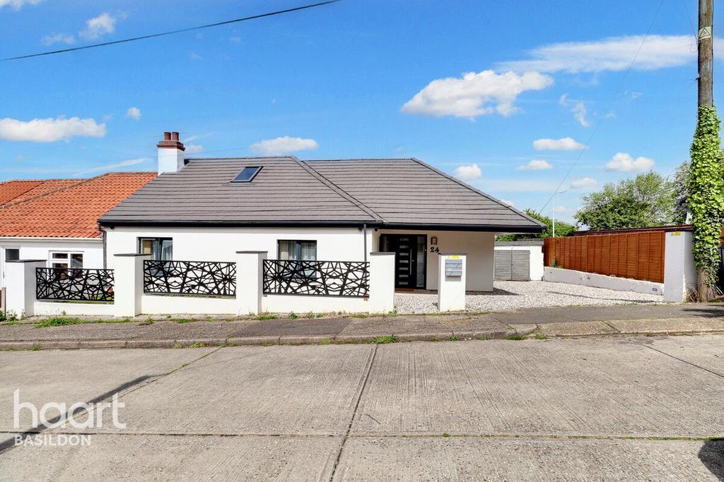 Rectory Gardens, Basildon 3 bed semidetached house for sale £600,000