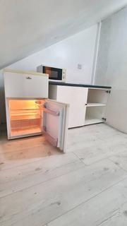 1 bedroom in a house share to rent, Mitcham Road, London E6