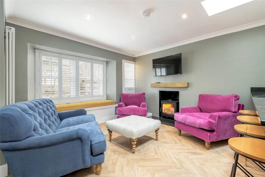 Sitting Room/Kitchen