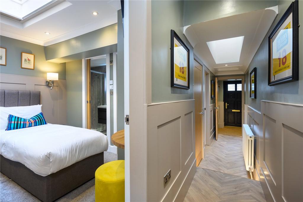Hall/Bedroom 1
