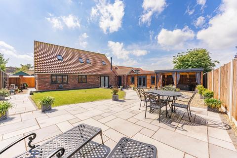 4 bedroom chalet for sale, Bridle Close, Hemsby