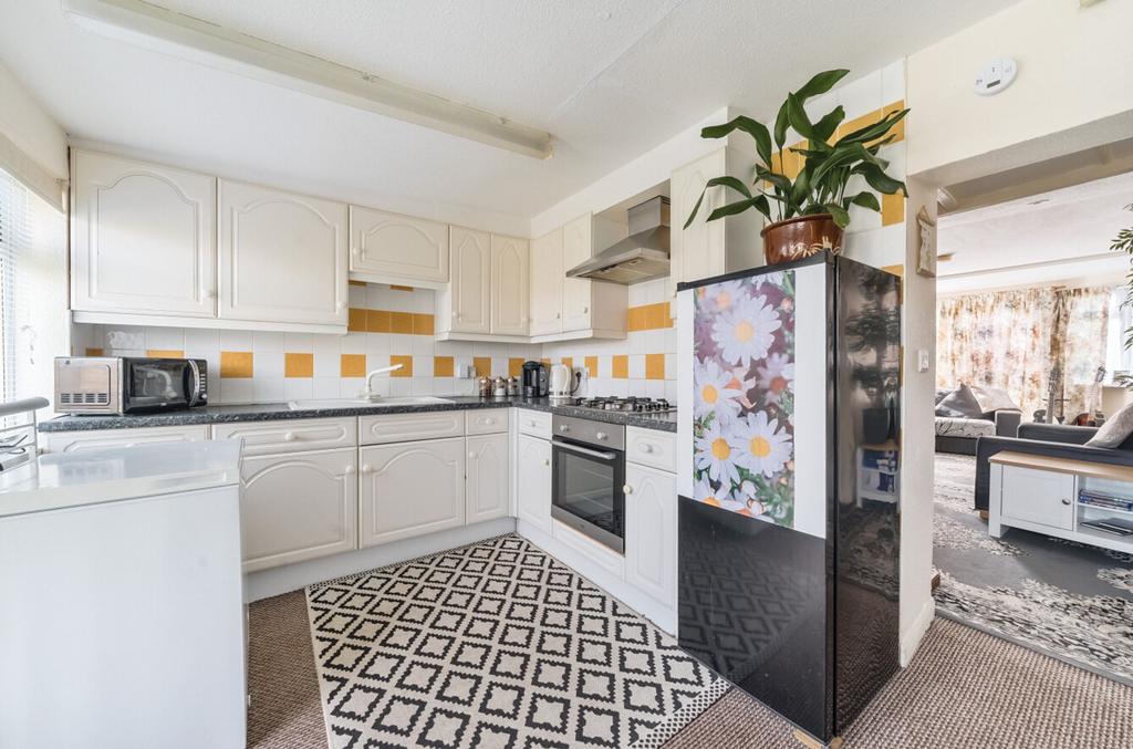 Harbour Road, Pagham, PO21 3 bed detached bungalow for sale £275,000