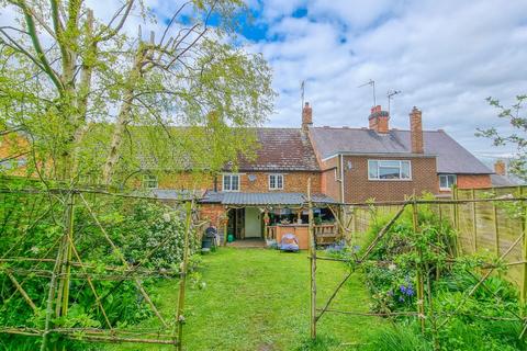 2 bedroom terraced house for sale, South Street, Woodford Halse, NN11 3RF