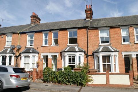 2 bedroom terraced house to rent, Bishop Road, CM1