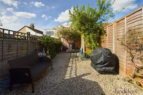 1 bedroom end of terrace house to rent, Oliver Close, Addlestone, KT15