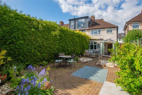 16 Dorset Way, Twickenham, TW2 6NB