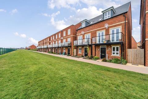 4 bedroom townhouse for sale, Newbury,  Berkshire,  RG14